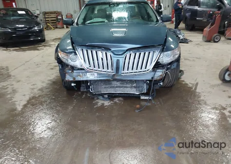 2010 Lincoln Mks из США, поврежденный, VIN 1LNHL9DR2AG601762